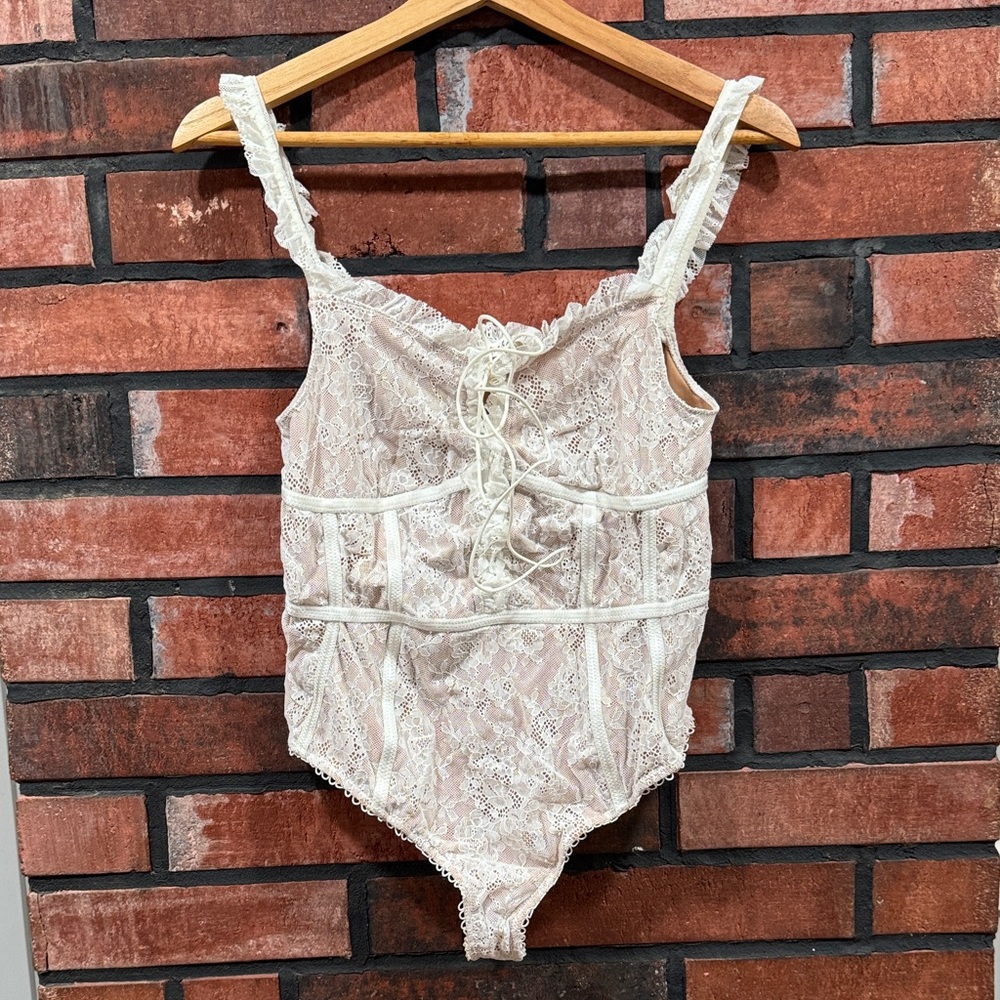 For Love And Lemons Ivory Lace-Up Bodysuit - Picture 3 of 13